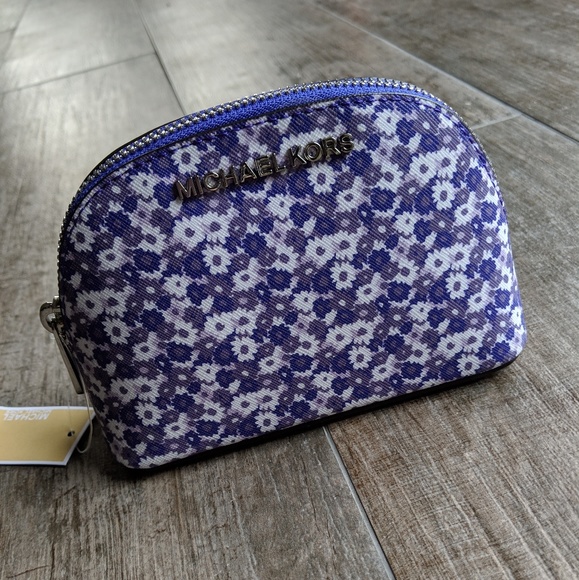 Michael Kors Handbags - Michael Kors MD Travel Pouch Amethyst